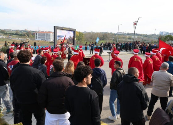 Sinop Üniversite’nde 811. Yılı Anısına Sinop Fetih Anıtı Açıldı